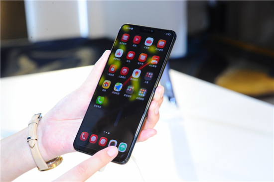 vivo發(fā)布全新工作域平臺解決方案，引領(lǐng)手機政企市場(chǎng)創(chuàng  )新