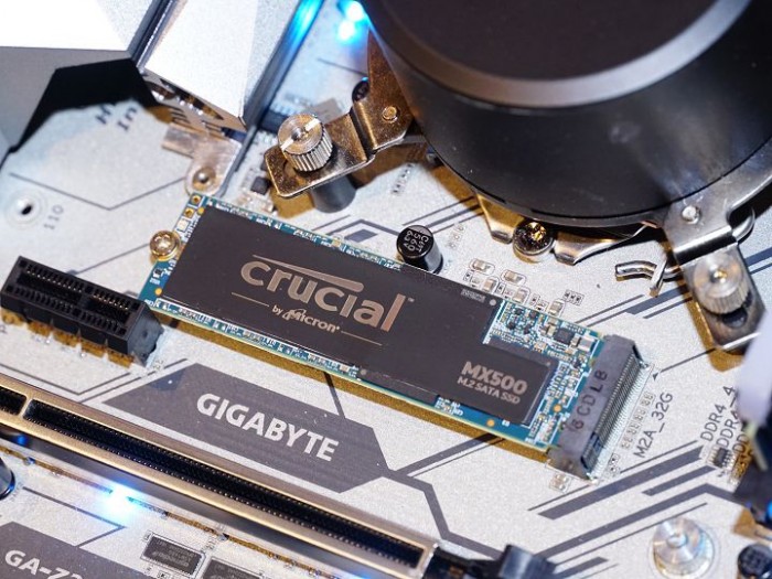 閃存產(chǎn)能出奇高 產(chǎn)業(yè)鏈預(yù)計SSD價格在2019年將大幅下跌