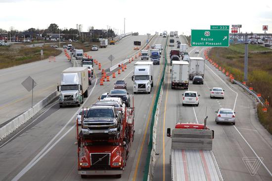 美政府補貼富士康41億美元遭質(zhì)疑:最初承諾難實現(xiàn)