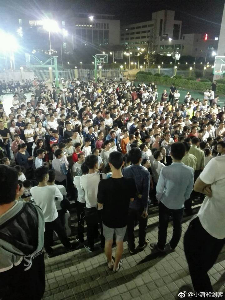 蘋果砍單伯恩裁員！該擔(dān)憂的卻是“她”