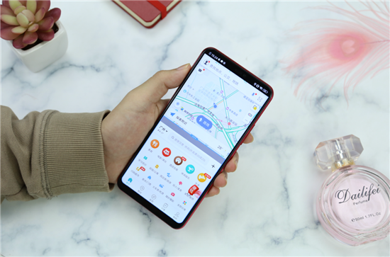 vivo Z1青春版上手體驗(yàn)：時(shí)尚外觀，旗艦實(shí)力
