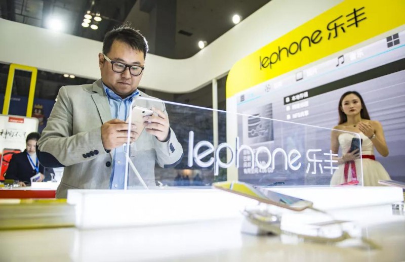 “黑科技”炫亮第二屆重慶·國際手機展