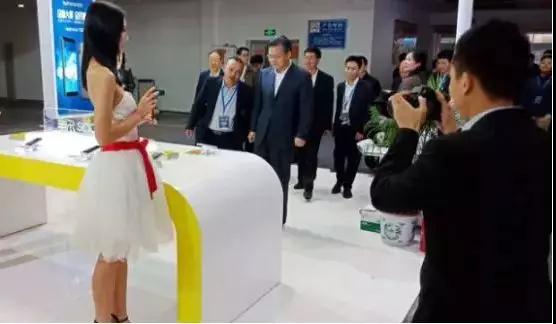 “2018第二屆重慶國(guó)際手機(jī)展”完美收官 2019年我們?cè)贂?huì)