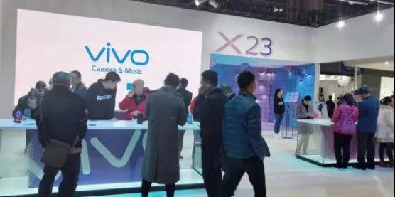 “2018第二屆重慶國(guó)際手機(jī)展”完美收官 2019年我們?cè)贂?huì)