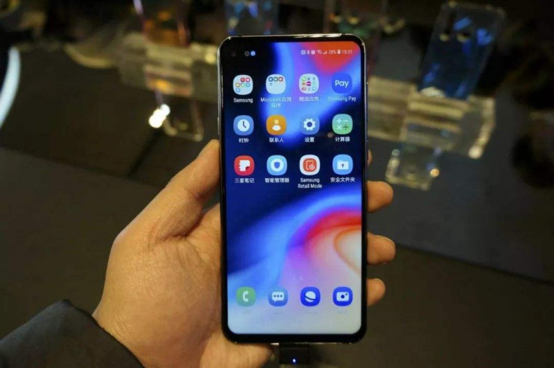 深天馬A：“挖孔屏”已量產(chǎn) 供應(yīng)多款品牌新機(jī)