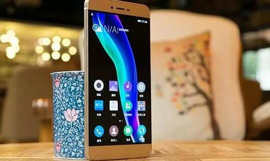 金立的衰落，劉立榮的鍋？