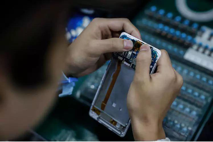 中國(guó)制造崛起縮影：國(guó)產(chǎn)手機(jī)從無(wú)名氏到“被忌憚”