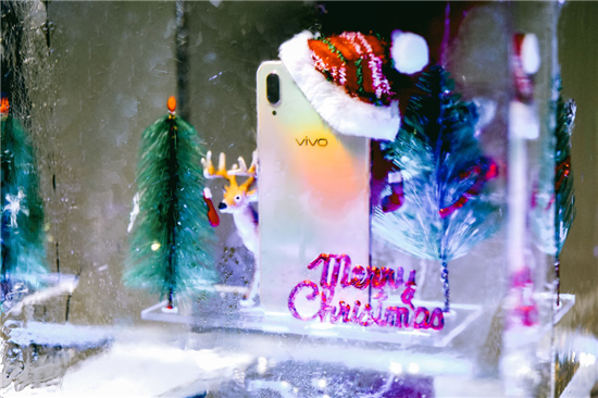 迎合圣誕氣息，vivo X23幻彩版創(chuàng)意照出爐