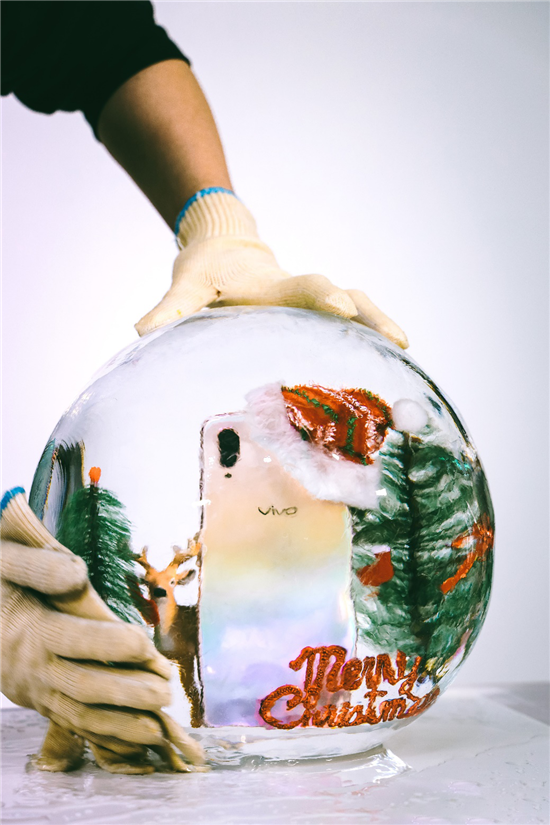 迎合圣誕氣息，vivo X23幻彩版創(chuàng)意照出爐