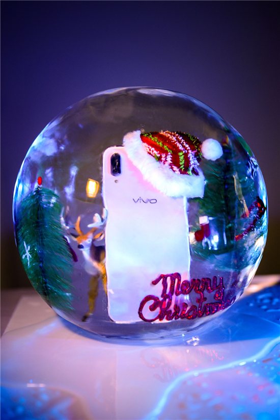迎合圣誕氣息，vivo X23幻彩版創(chuàng)意照出爐