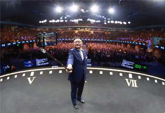 vivo攜手邏輯思維《時(shí)間的朋友》 共同開(kāi)啟2019年不止一面精彩未來(lái)