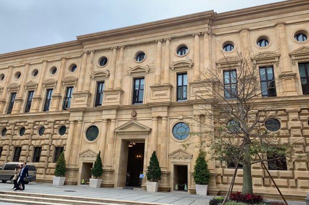 外媒探訪東莞華為新總部 感嘆其“復制了一個歐洲小鎮(zhèn)”