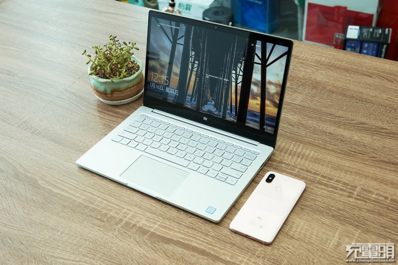 小米筆記本Air充電測試：功率高達(dá)50W，半小時(shí)充進(jìn)近50%