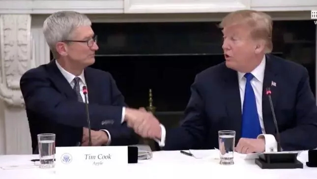 蘋(píng)果去年在美國(guó)所招員工一半沒(méi)有大學(xué)學(xué)歷 庫(kù)克引以為豪