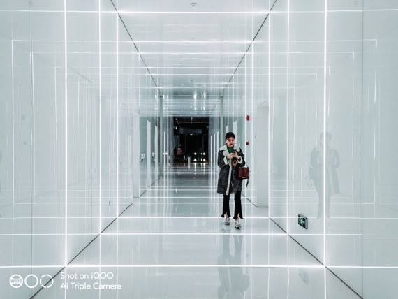 旗艦級傳感器加持 iQOO實(shí)拍照片用事實(shí)說話