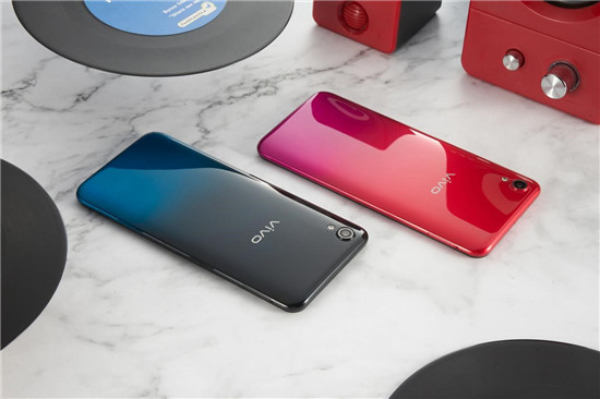 vivo Y91真機(jī)賞析：越級品質(zhì)，第一眼就有心動(dòng)感