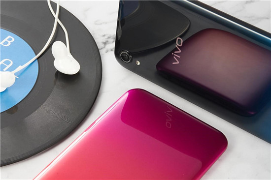 vivo Y91真機(jī)賞析：越級品質(zhì)，第一眼就有心動(dòng)感