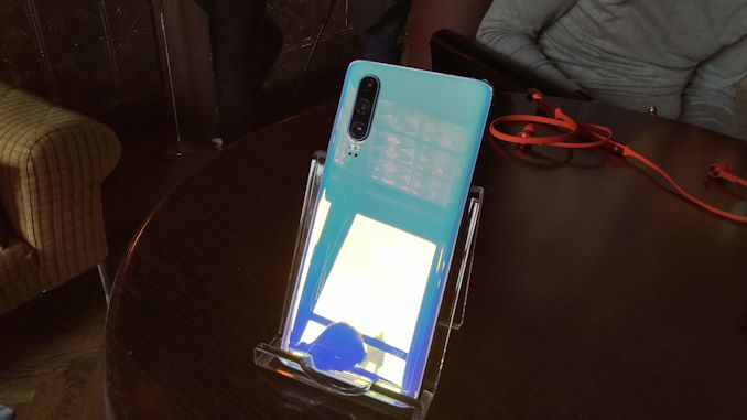 華為P30/P30 Pro正式發(fā)布:4000萬(wàn)像素攝像頭 10倍混合變焦