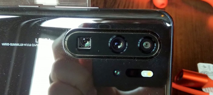 華為P30/P30 Pro正式發(fā)布:4000萬(wàn)像素攝像頭 10倍混合變焦