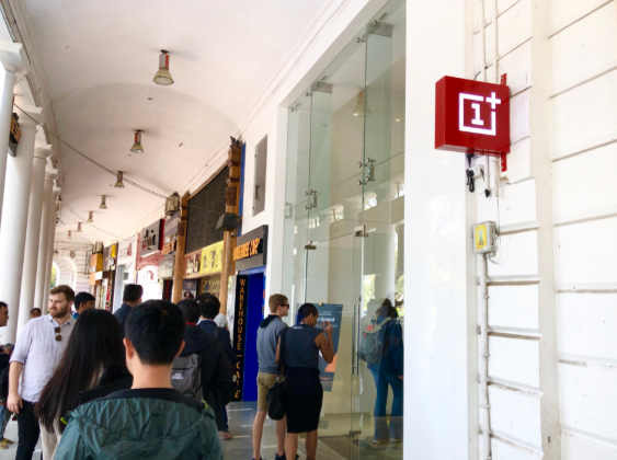 實地探訪印度手機(jī)市場:小米破三星 一加超蘋果 新戰(zhàn)場上的老對手