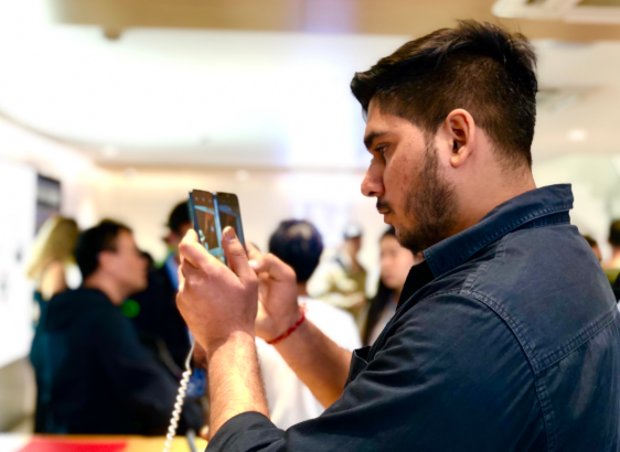 實地探訪印度手機(jī)市場:小米破三星 一加超蘋果 新戰(zhàn)場上的老對手