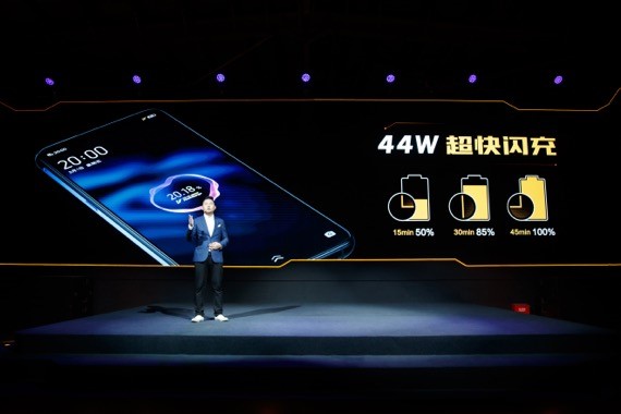 iQOO騎士黑版四月開(kāi)賣(mài) 新驚喜也將同時(shí)登場(chǎng)