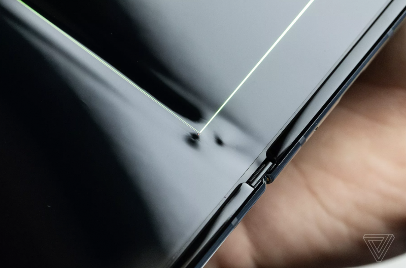 媒體：三星折疊屏手機(jī)測(cè)評(píng)用了一天屏幕