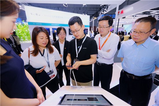 vivo三大動(dòng)作協(xié)力中國(guó)聯(lián)通，共同推進(jìn)5G商用進(jìn)程