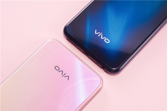 vivo Y3美圖賞析：引領(lǐng)潮美外觀設(shè)計(jì)，盡顯時(shí)尚活力