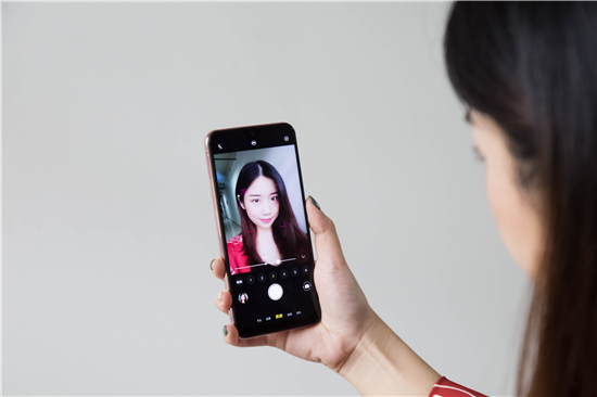 vivo Y3拍照實測：細(xì)節(jié)與質(zhì)感并存，見證三攝震撼視野