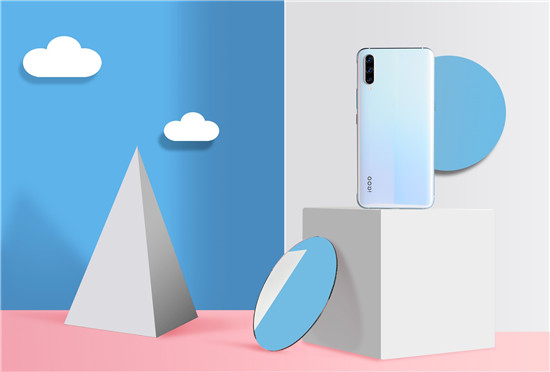 顏值超高羽光白 iQOO新配色生而強(qiáng)悍的美麗綻放