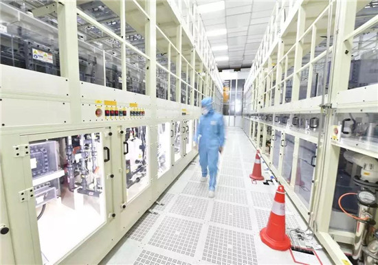 柔性屏技術(shù)落戶深圳機場，新應(yīng)用場景打破行業(yè)限制