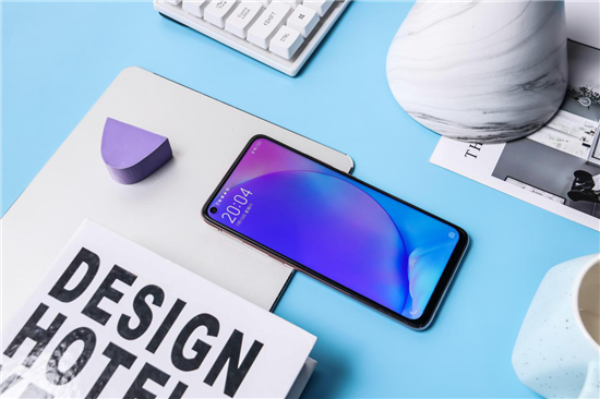 全新漸變色設(shè)計(jì)，vivo Z5x幻彩粉再造色彩美學(xué)