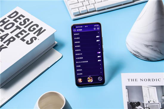 全新漸變色設(shè)計(jì)，vivo Z5x幻彩粉再造色彩美學(xué)