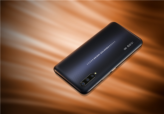 4800萬主攝 產(chǎn)品經(jīng)理秀iQOO Pro無修圖驚艷夜景樣張