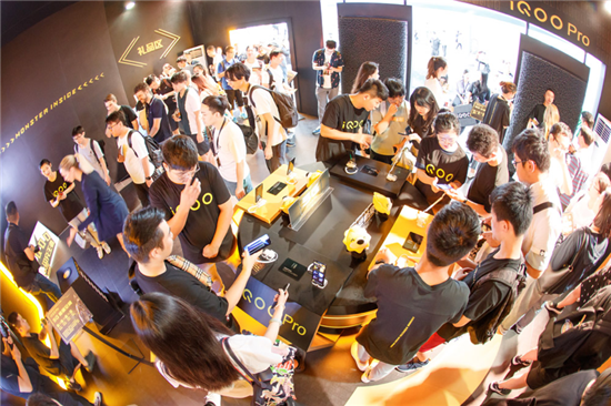  iQOO Pro 5G版激發(fā)全民高度關(guān)注