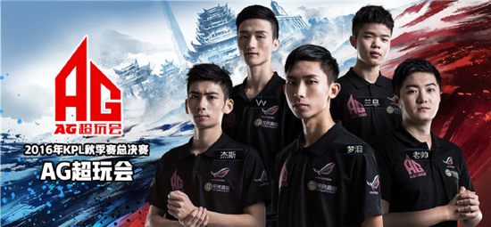 　　2019年是KPL三周年的日子，作為KPL最緊密的合作伙伴，vivo的手機產品在這三年里一直作為KPL官方比賽用機與選手一起征戰(zhàn)最高榮耀，每個熱血沸騰的瞬間都有vivo手機的身影。從最早的Xplay 6開始，到X20，到vivo NEX，再到X23，vivo不斷完善產品性能的同時，帶給KPL選手酣暢淋漓的電競體驗。隨著KPL秋季賽大即將正式拉開帷幕，iQOO Pro作為秋季賽全新官方比賽用機再次出現在大家的視線當中。  　　作為iQOO家族的最新成員，iQOO Pro在延續(xù)生而強悍的品牌基因基礎之上，在性能等多方面均全速進化，特別是游戲方面，能提供頂級的電競體驗。iQOO Pro搭載了Mo<em></em>nster Touch壓感按鍵、全新游戲空間2.0、4D游戲震感3.0、Mo<em></em>nster Halo 2.0酷炫燈效、以及獨創(chuàng)的游戲Hi-Fi等功能，使產品的澎湃性能在游戲場景獲得更進一步的爆發(fā)。  　　基于iQOO上良好的游戲體驗，iQOO Pro對Mo<em></em>nster Touch壓感按鍵進行了全新升級，按鍵位置向兩邊進行了優(yōu)化調整，使得握持感更出色。同時只需按壓兩顆Mo<em></em>nster Touch鍵，iQOO Pro即會啟動一鍵變身，喚醒能量爆發(fā)的游戲空間2.0。除此之外，iQOO Pro還配備全新升級的游戲魔盒，提供強悍的電競模式、掛機模式、游戲畫中畫、游戲免打擾、精彩視頻等實用功能。全身心地沉浸游戲世界中，盡享游戲。  　　同時，iQOO Pro對廣受游戲用戶喜愛的4D游戲震感2.0進行了升級，帶來了3.0版本，配合專業(yè)的線性馬達，通過AI圖像及聲音識別技術，智能識別用戶在游戲中所處的操作動作及戰(zhàn)斗場景，從而提供不同槍械不同的震感反饋，從聽覺、視覺和觸覺，為游戲用戶提供全方位、差異化的游戲感官體驗。  　　KPL三年一路相伴，iQOO Pro全速進化不止生而強悍。作為KPL秋季賽全新官方比賽用機，iQOO Pro線上線下貨源充足，并且，全新幻影藍配色將于9月15號正式開啟預約，大家一起在酣暢淋漓的電競體驗中，用iQOO Pro志競非凡吧。