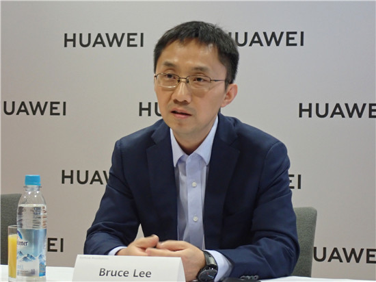 華為消費者業(yè)務(wù)手機產(chǎn)品線副總裁李小龍