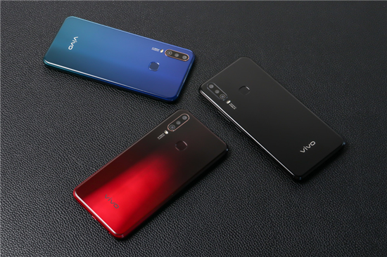 續(xù)航全新升級(jí)，vivo U3x圖賞：時(shí)尚設(shè)計(jì)一見傾心