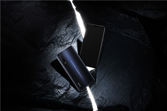 性能旗艦標(biāo)配UFS 3.0 iQOO Pro寫入速度提升110%