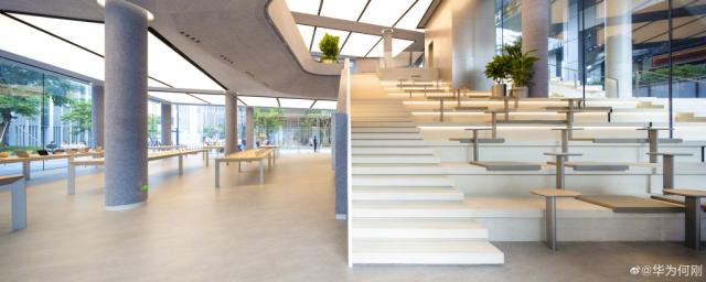 華為首家全球旗艦店在深圳萬象天地正式開業(yè)