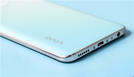 6.53英寸高清大屏+3D曲面機身設計，vivo U3顏值表現獲用戶(hù)追捧