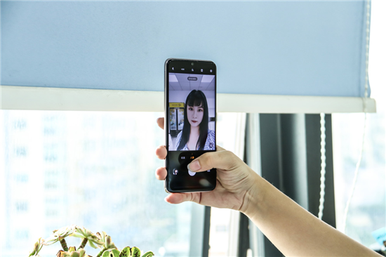 拍照能手vivo U3，實力詮釋千元優(yōu)品的潮流顏值