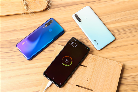 5000mAh大電池+18W雙引擎閃充，千元優(yōu)品vivo U3續(xù)航無憂
