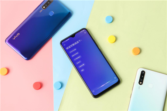 全新vivo U3來襲，5000mAh超大電池+18W雙引擎閃充帶來持久享受