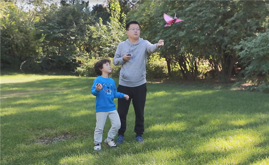 漢王仿生撲翼機(jī)器鳥(niǎo)“出頭鳥(niǎo)001”亮相第21屆高交會(huì)