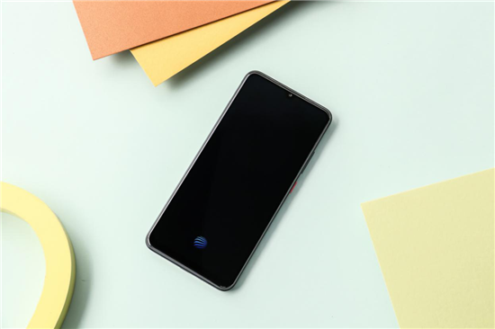 vivo Y9s美圖鑒賞:獨特的外觀設(shè)計將再次引領(lǐng)行業(yè)潮流走向