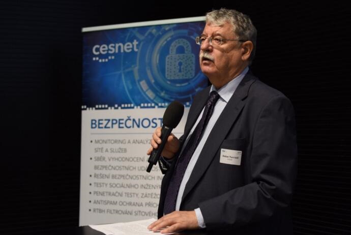 那個主張“華為威脅論”的捷克網(wǎng)絡安全局局長被開除了