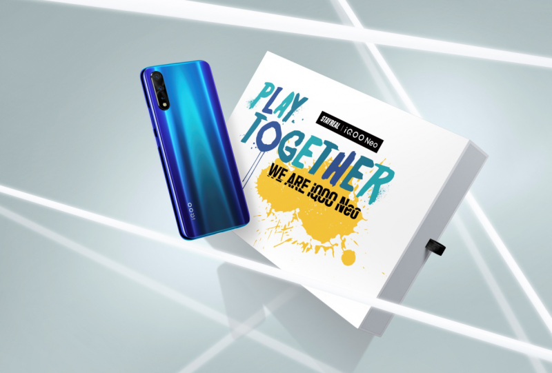 iQOO 與 STAYREAL打造潮酷手機(jī)禮盒，玩轉(zhuǎn)聯(lián)名時(shí)尚