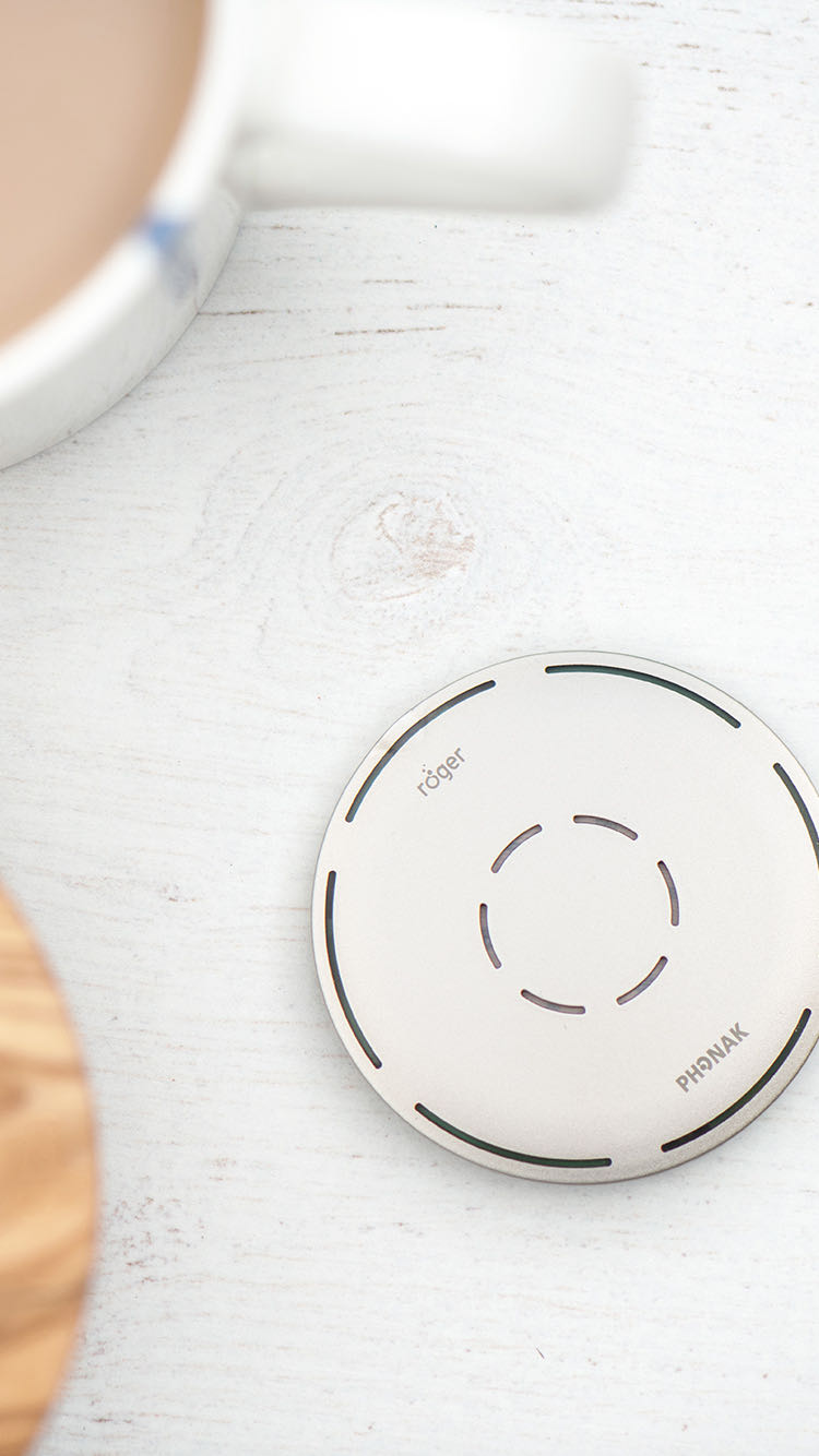 峰力絡(luò )易聆搭載無(wú)線(xiàn)直連技術(shù)助力聽(tīng)障人士輕松應對聆聽(tīng)挑戰